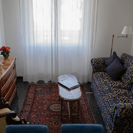 Tigullio Apartment *